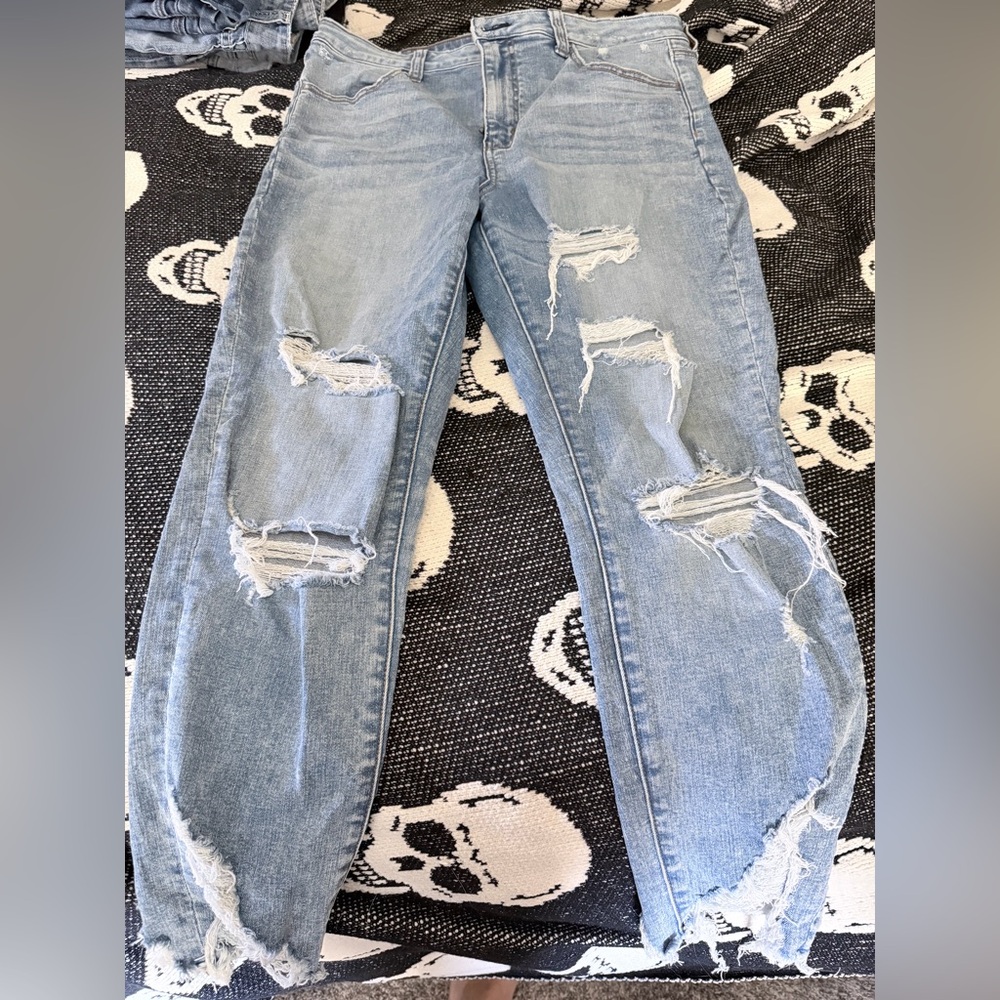 SOLD American Eagle Outfitters Light Blue Distressed crop